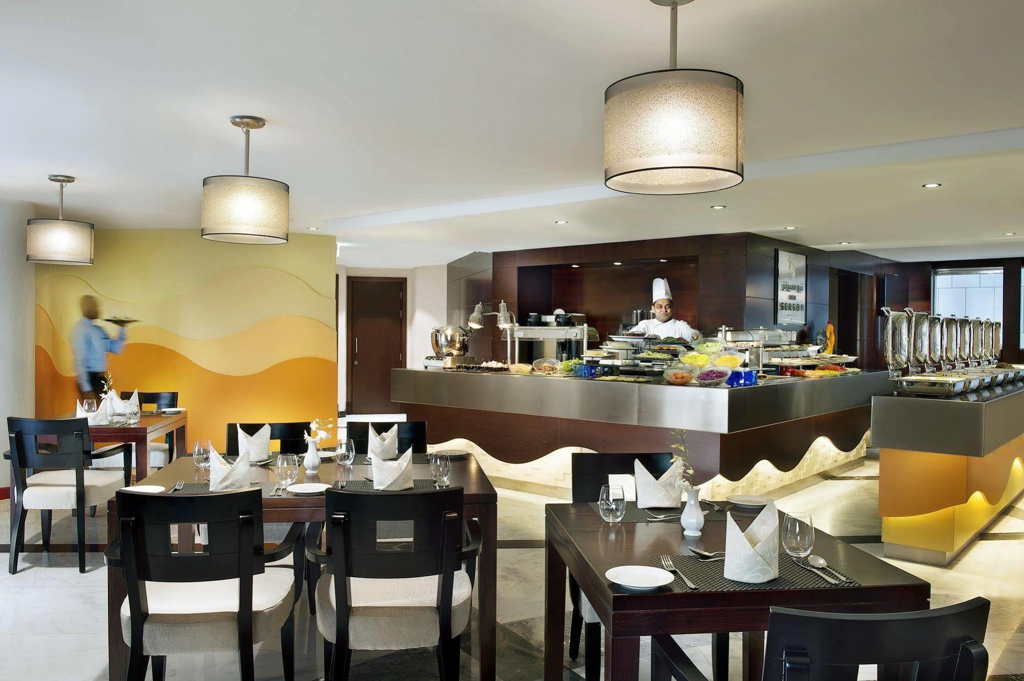 City Seasons Towers Hotel Bur Dubaï Extérieur photo